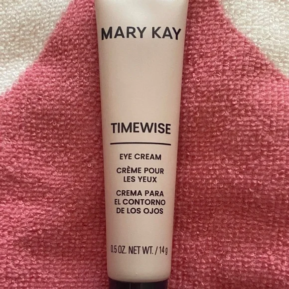 Mary Kay TimeWise Eye Cream - Soft Pink and Black - Picture 2 of 4